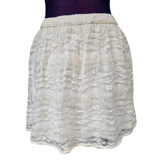 NWT Hollister Ivory Lace & Sequin Mini‎ Skirt Size Large Juniors V32 - Picture 6 of 10